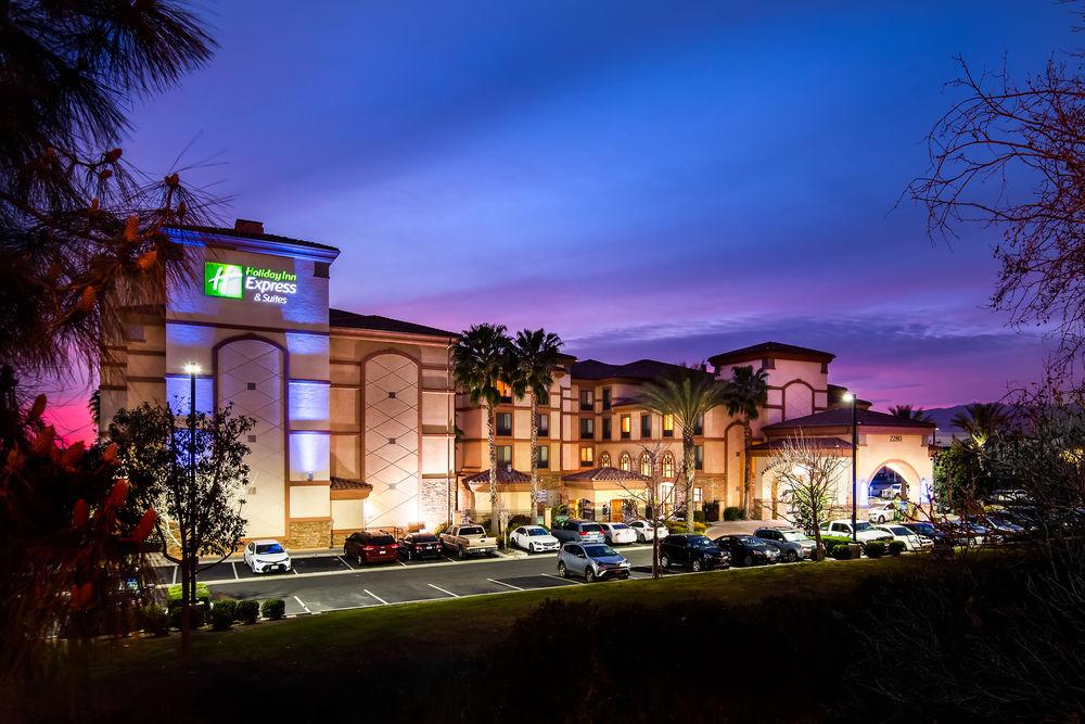 Holiday Inn Express Ontario By Ihg Creekside Esterno foto