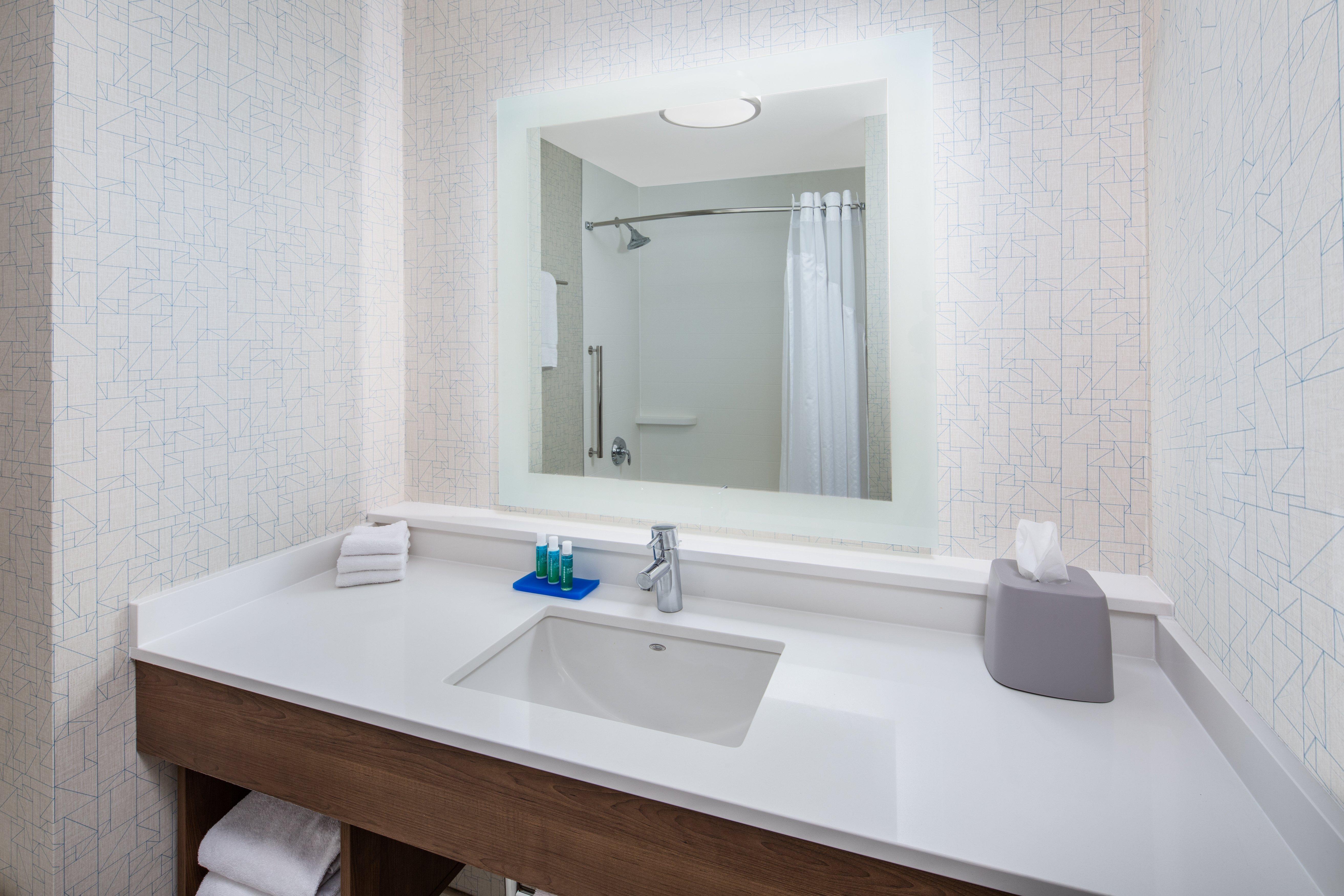 Holiday Inn Express Ontario By Ihg Creekside Esterno foto