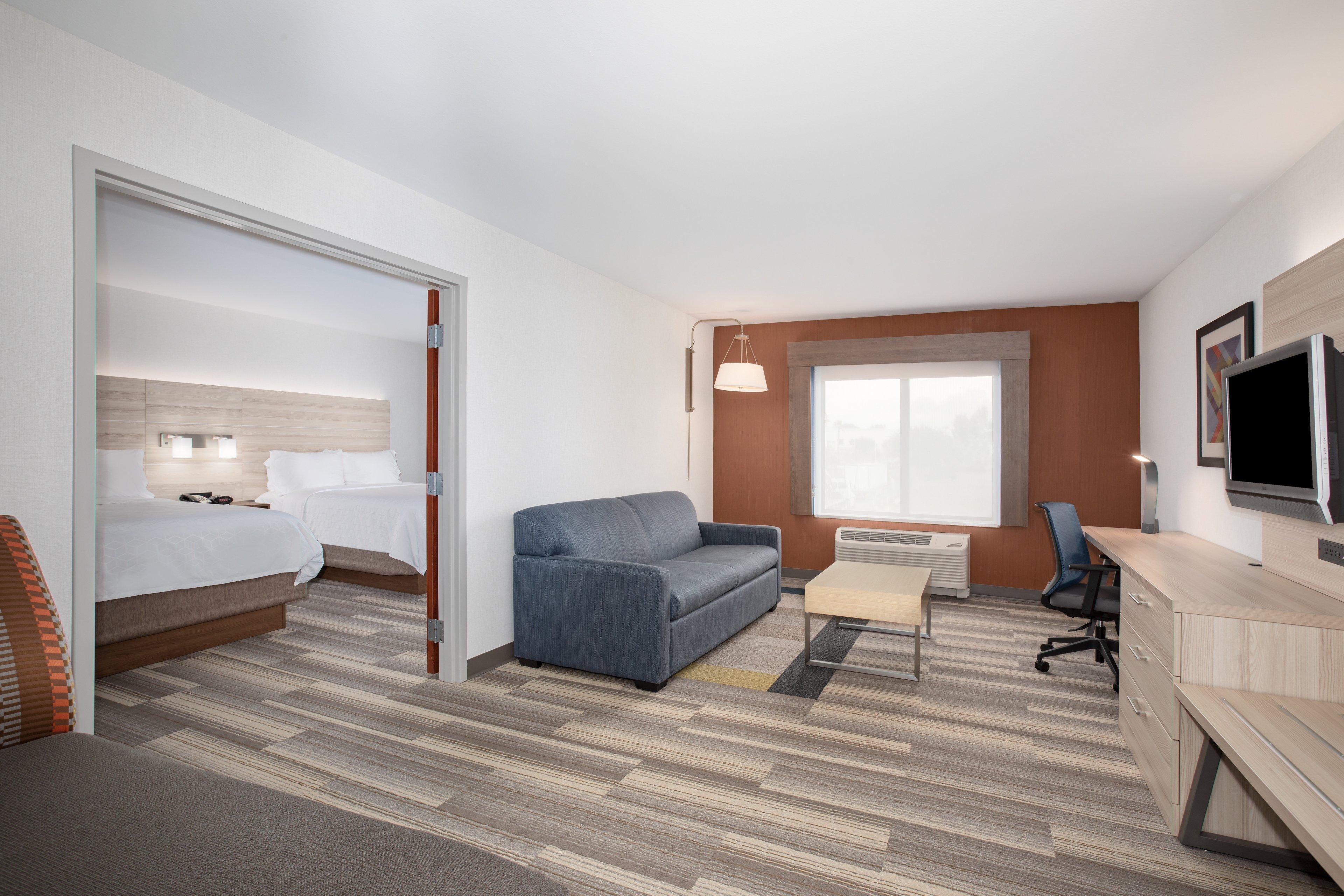 Holiday Inn Express Ontario By Ihg Creekside Esterno foto