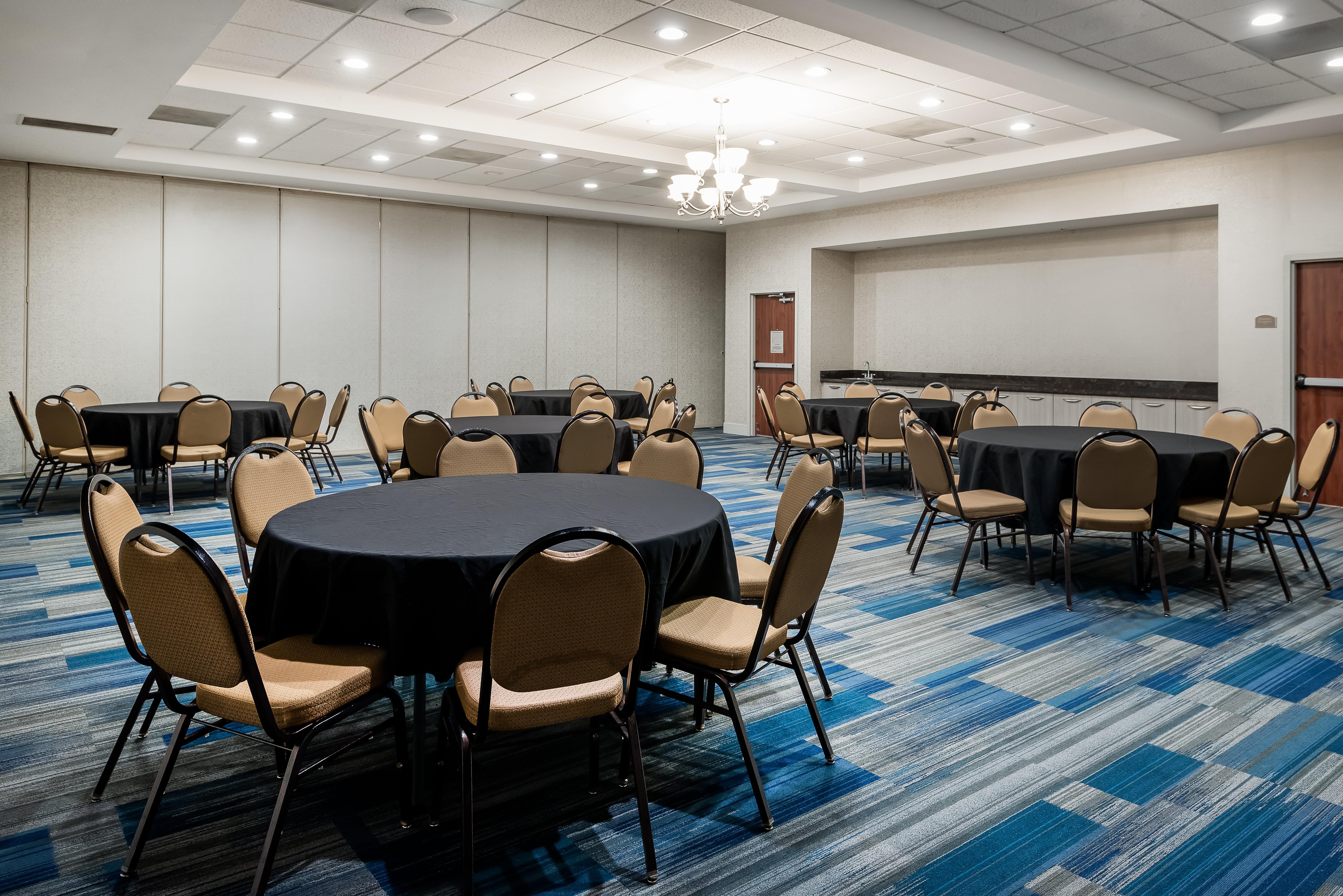 Holiday Inn Express Ontario By Ihg Creekside Esterno foto