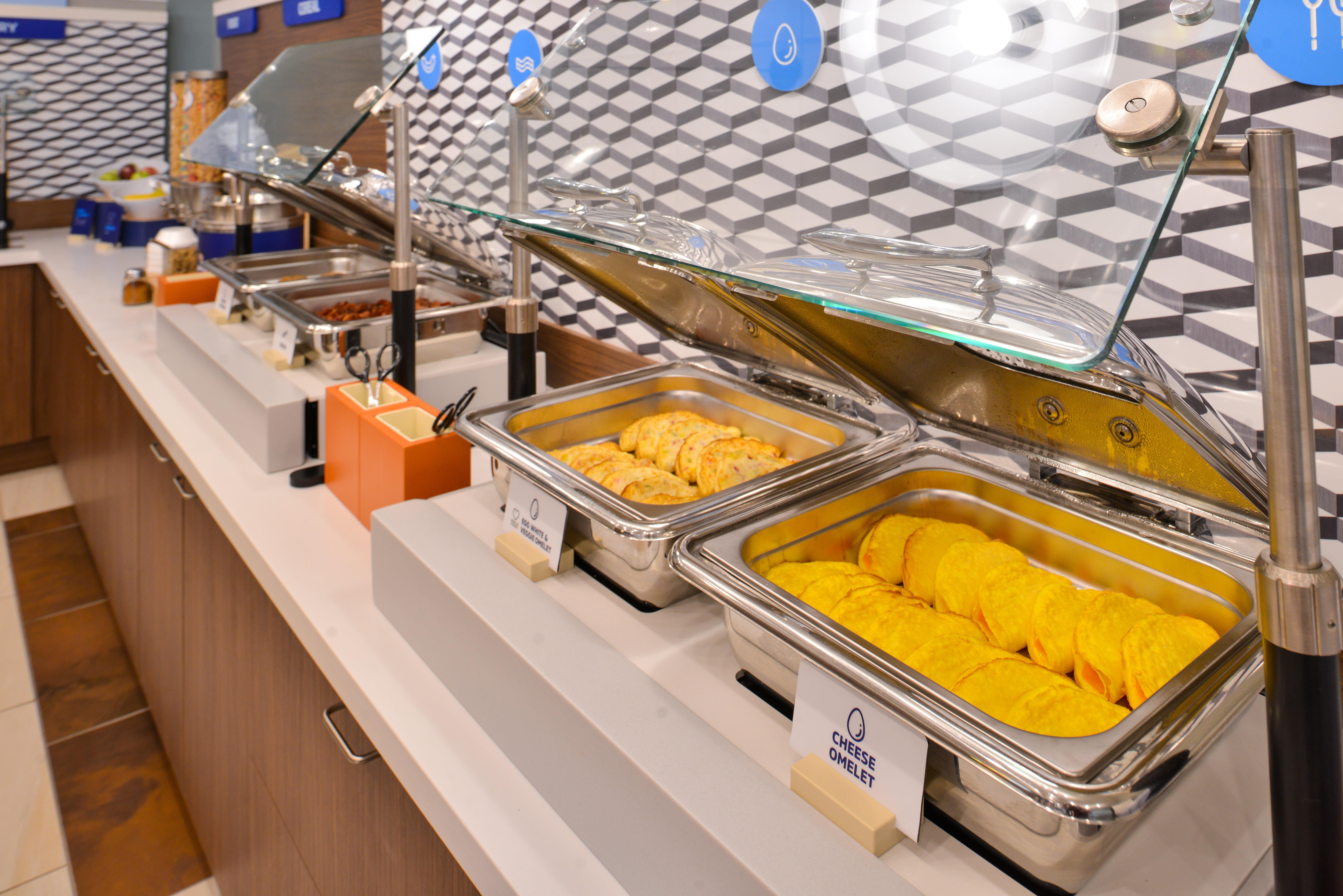 Holiday Inn Express Ontario By Ihg Creekside Esterno foto
