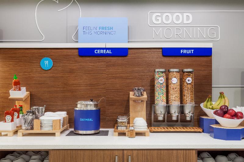 Holiday Inn Express Ontario By Ihg Creekside Esterno foto
